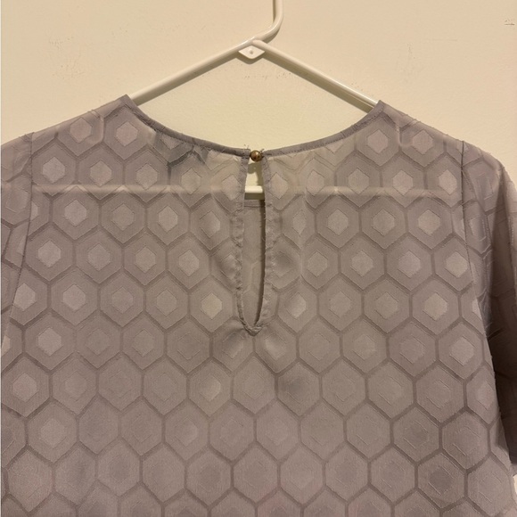 2/$25 The Limited - Gray Hexagon Print Short Sleeve Blouse - Picture 9 of 9